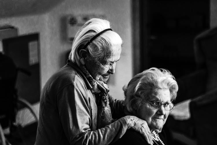 best senior housing options: a guide to home care services for seniors