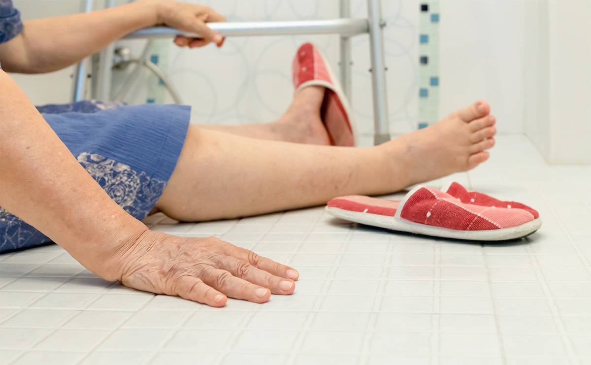 Best Slippers For Elderly Women