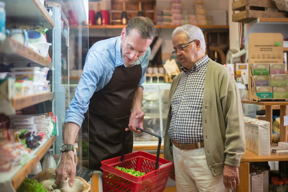 Cable For Seniors: Choosing The Best Services & Providers