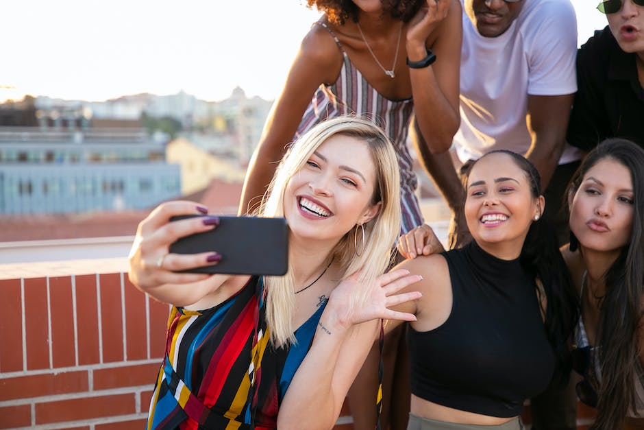 Senior Friendship Sites: Expanding Social Circles and Building Meaningful Relationships