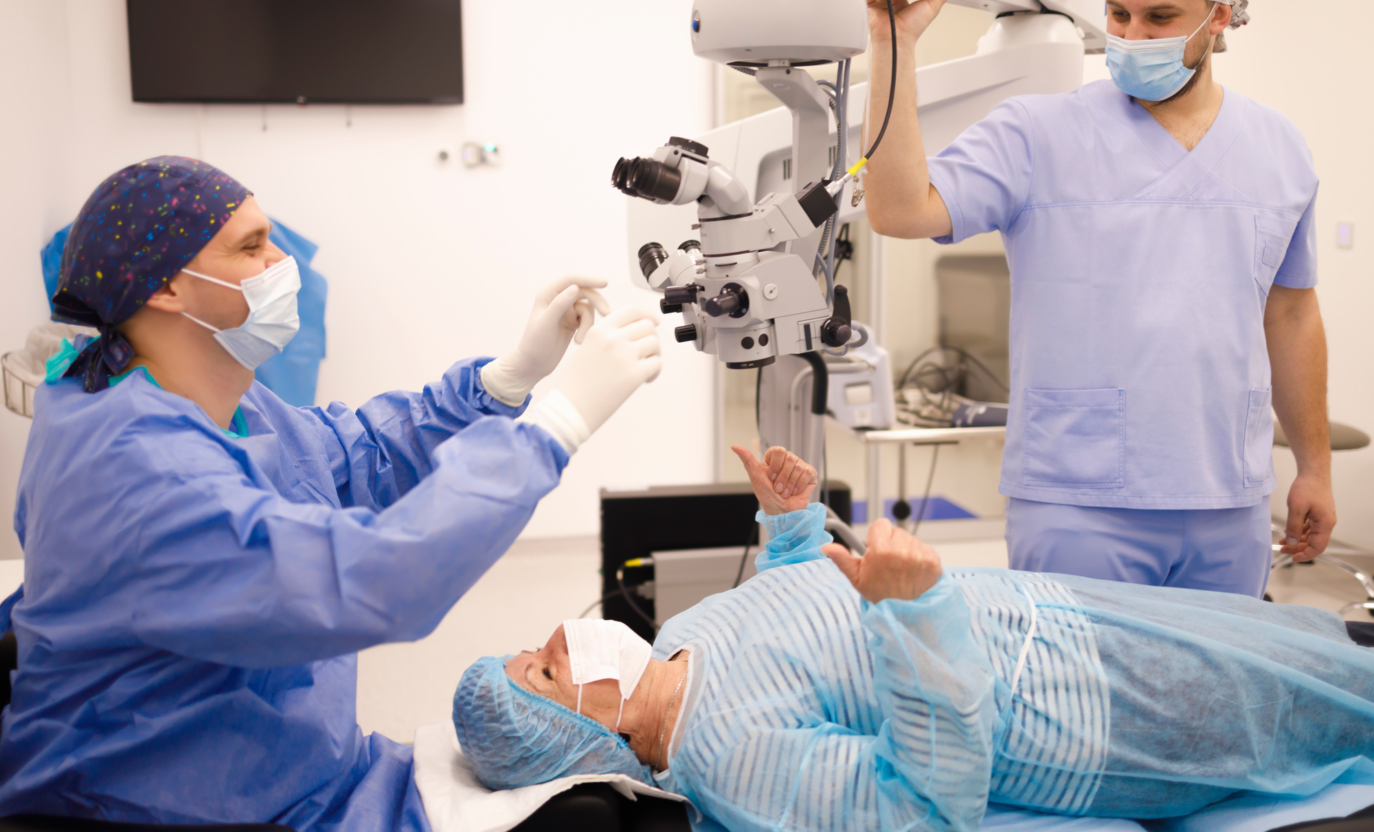 Evaluating The Safety And Efficacy Of Laser Eye Surgery For Seniors