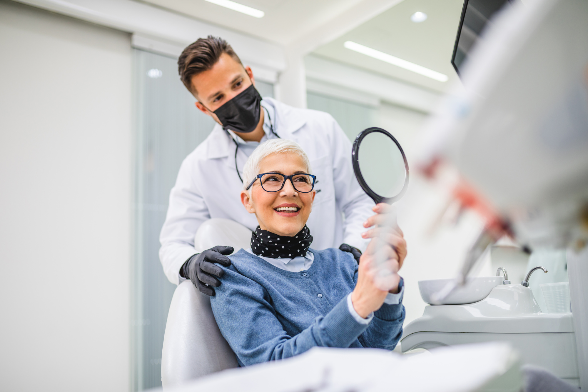 How Dental Implants Enhance Chewing Efficiency In Seniors