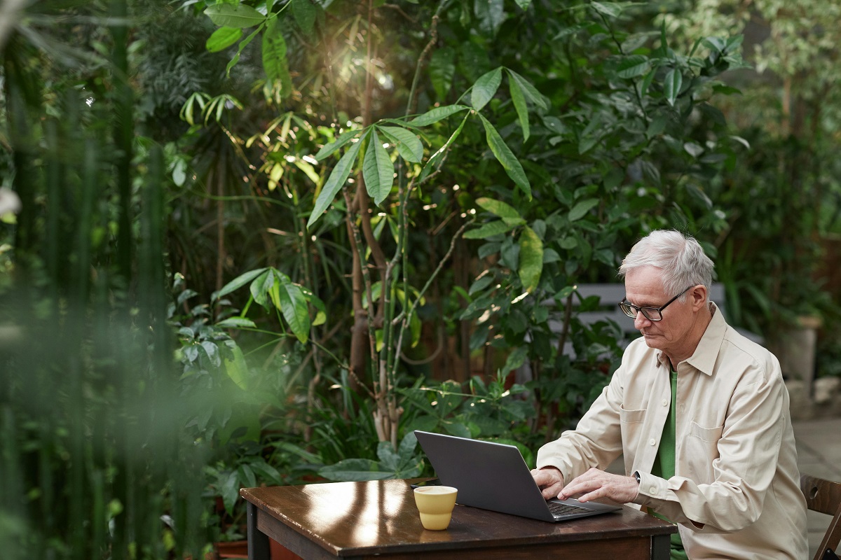 Follow State-Specific Regulations for Senior Discounts